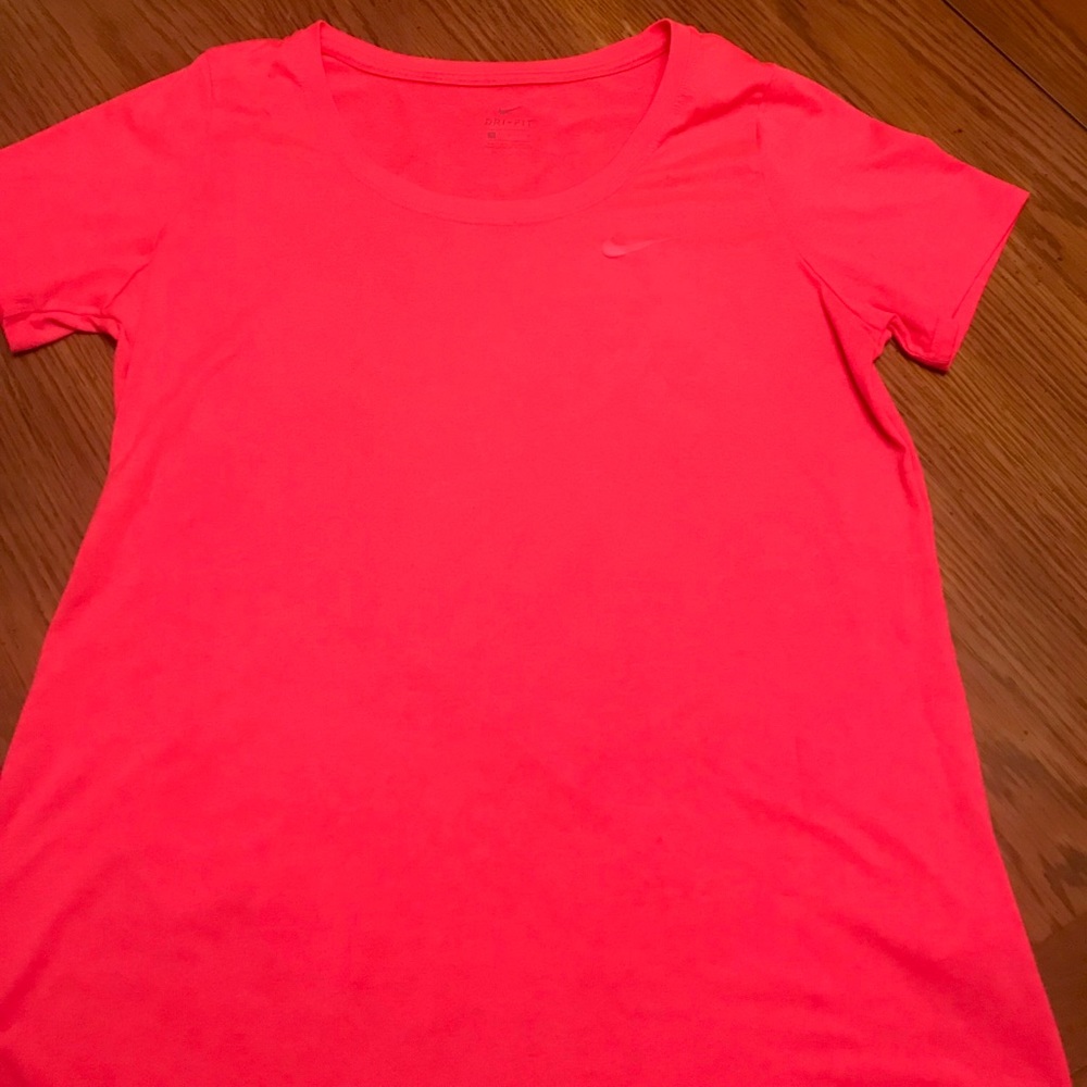 Nike DriFit size Large SS Shirts Hot Pink